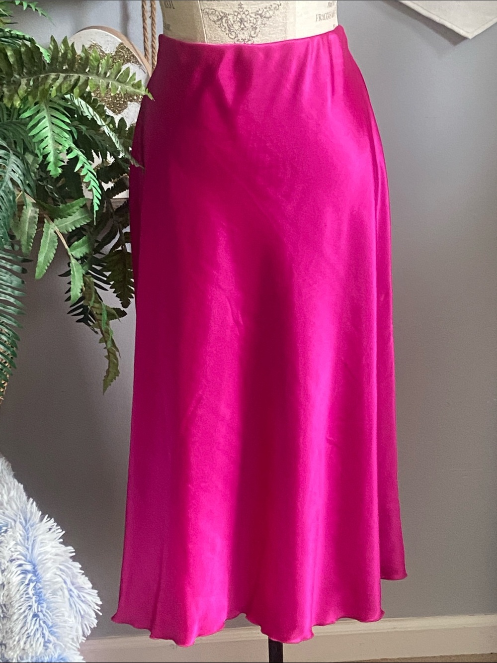 Nicole Miller LARGE Metallic Bright Pink Satin Midi Skirt - Picture 3 of 7